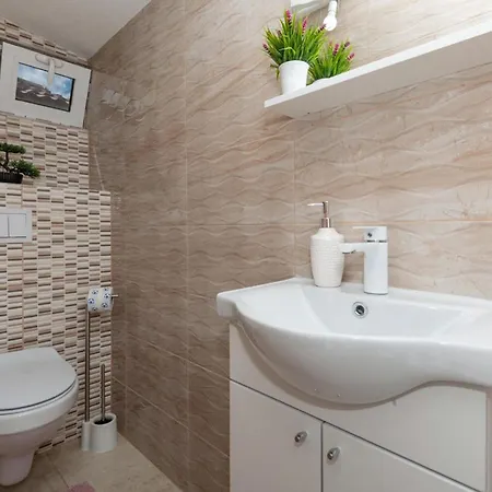 Awesome In With Jacuzzi * Kamenmost