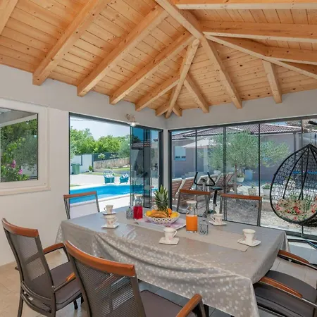 Holiday home Stunning In Kamenmost